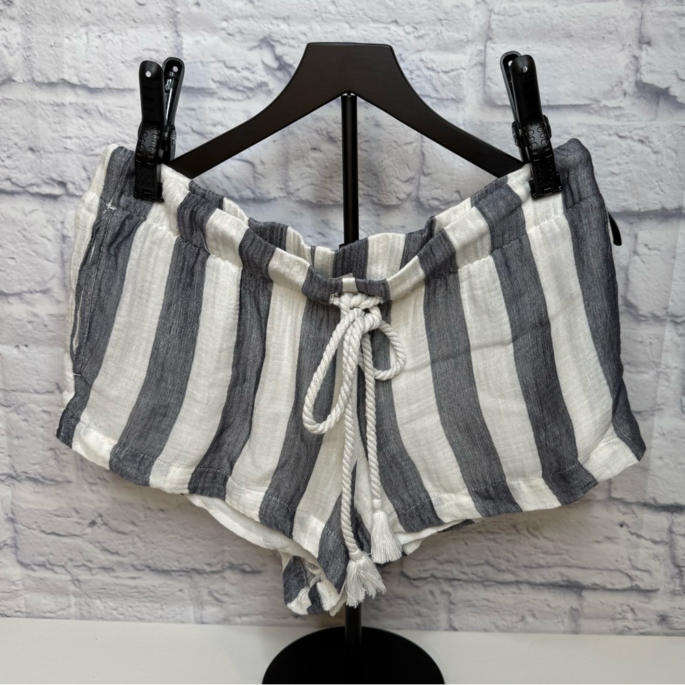 Bella Dahl Blue and White Striped Shorts Sz M